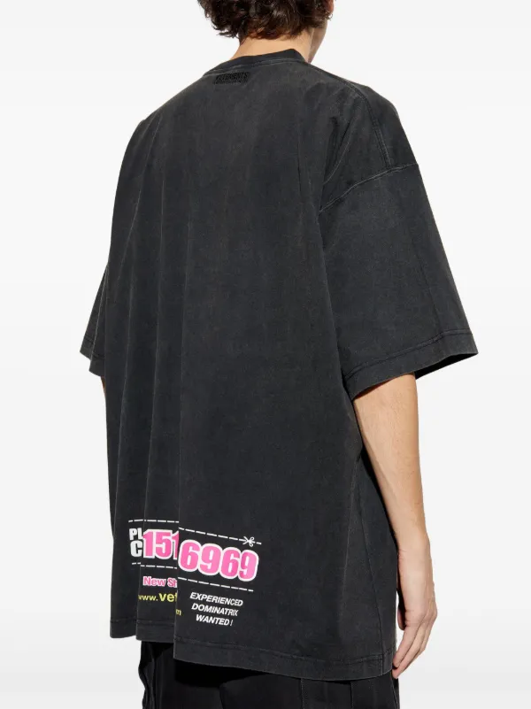 VETEMENTS プリント Tシャツ | ブラック | FARFETCH JP