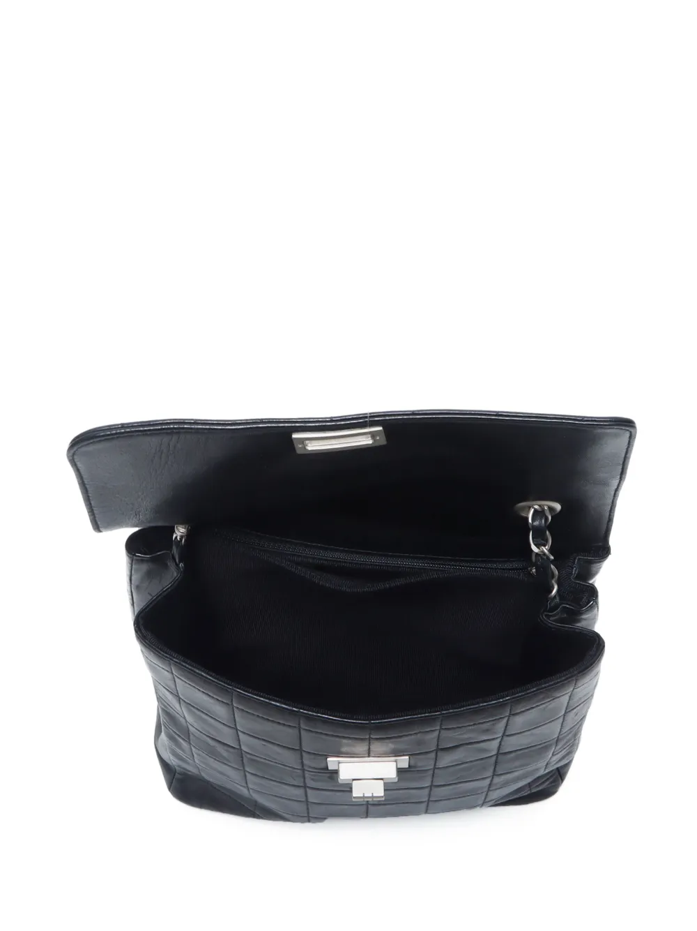 Pre-owned Chanel 2001 Choco Bar Shoulder Bag In 黑色
