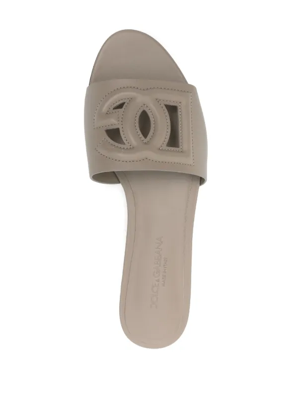 サンダル・ミュール DOLCE & GABBANA DG LOGO LEATHER FLAT SANDALS Dolce & Gabbana DG-logo Leather Sandals | White | FARFETCH