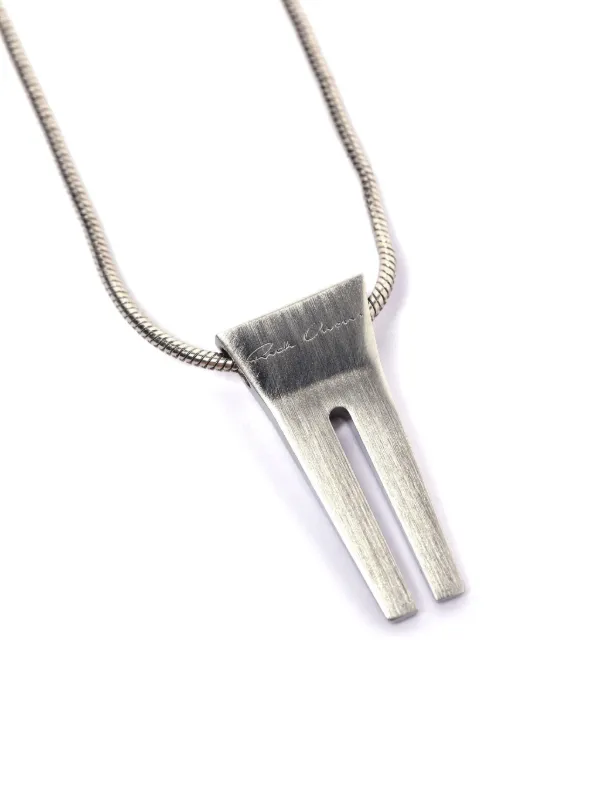 Rick Owens OPEN TRUNK CHARM ネックレス Rick Owens Open Trunk Charm Necklace | Silver | FARFETCH AZ