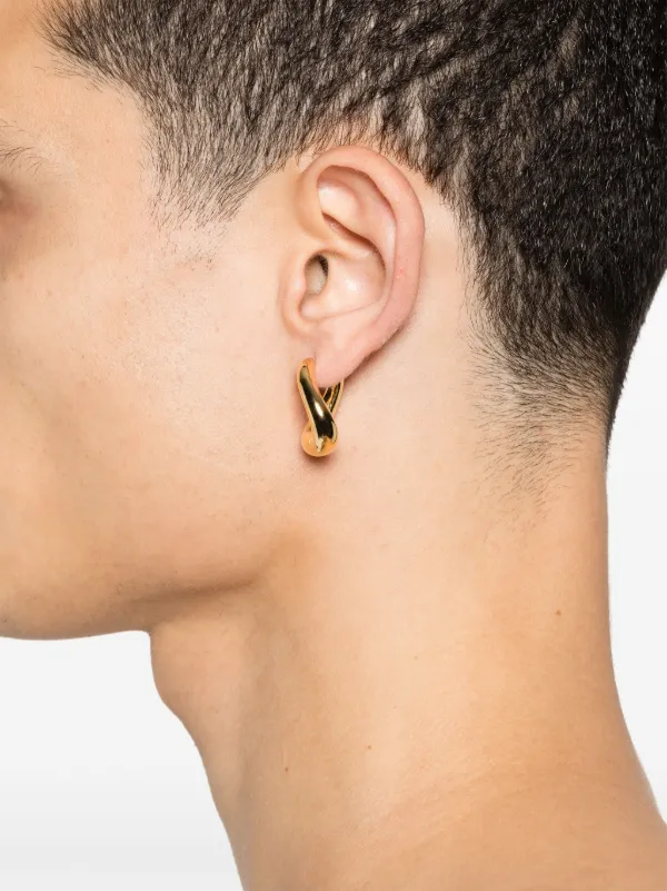 Tom Wood Twist Hoop Earrings | ゴールドトーン | FARFETCH JP