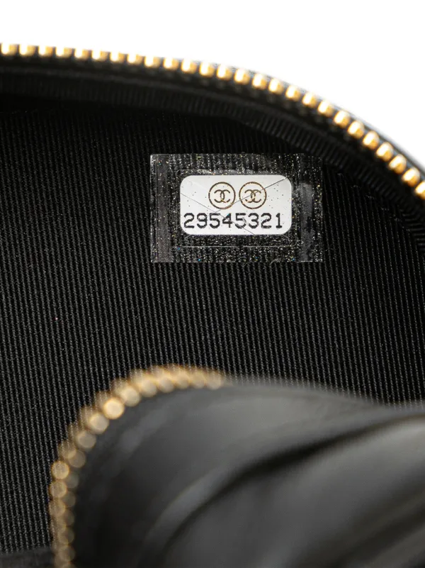 CHANEL Pre-Owned 2019 CC Quilted Lambskin Octagon Camera Case