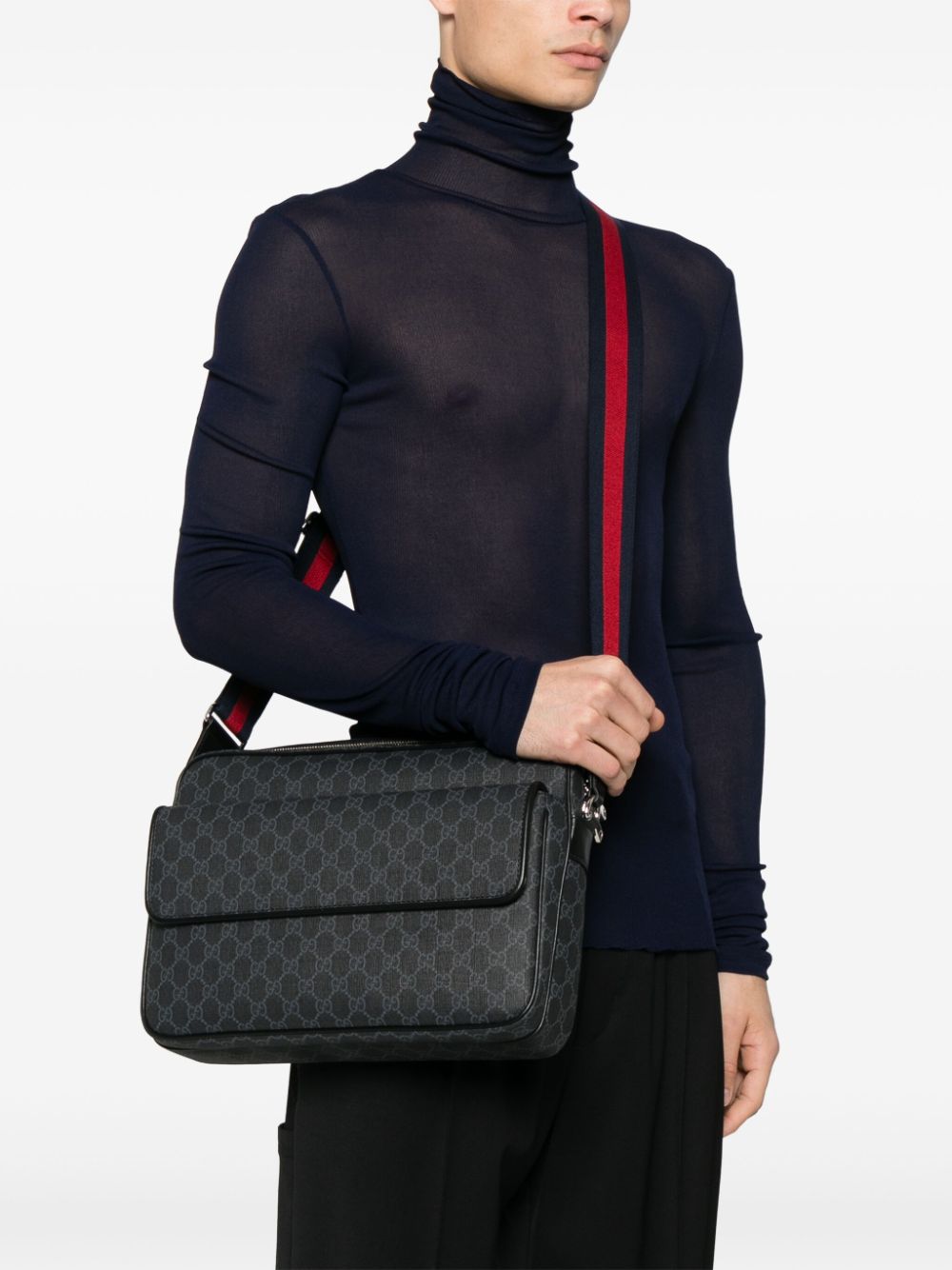 Gucci Schoudertas met GG print - Zwart