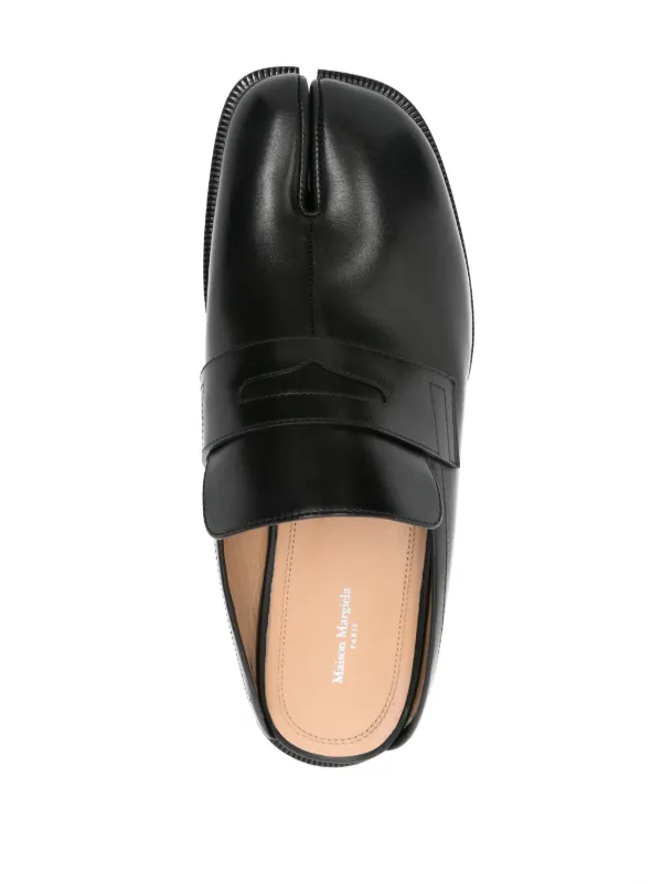 【関税&送料込】Maison Margiela Black Leather Tabby Slippers Black Tabi split-toe glossed-leather slippers | MAISON
