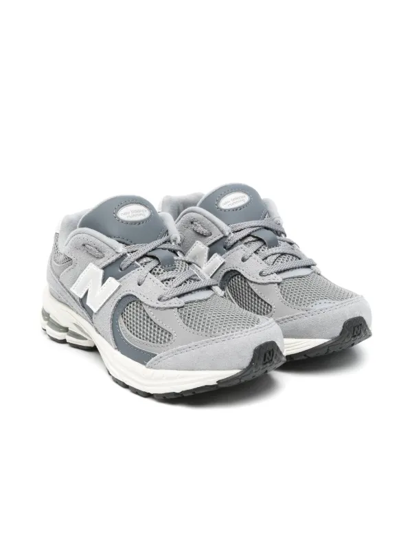 New Balance Kids 2002 スニーカー | グレー | FARFETCH JP