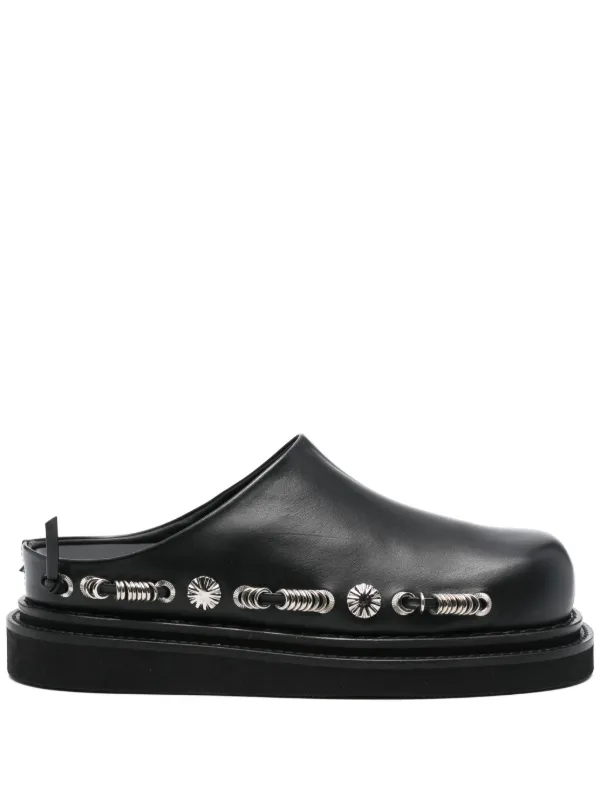 Toga Pulla スタッズ スリッポン | ブラック | FARFETCH JP