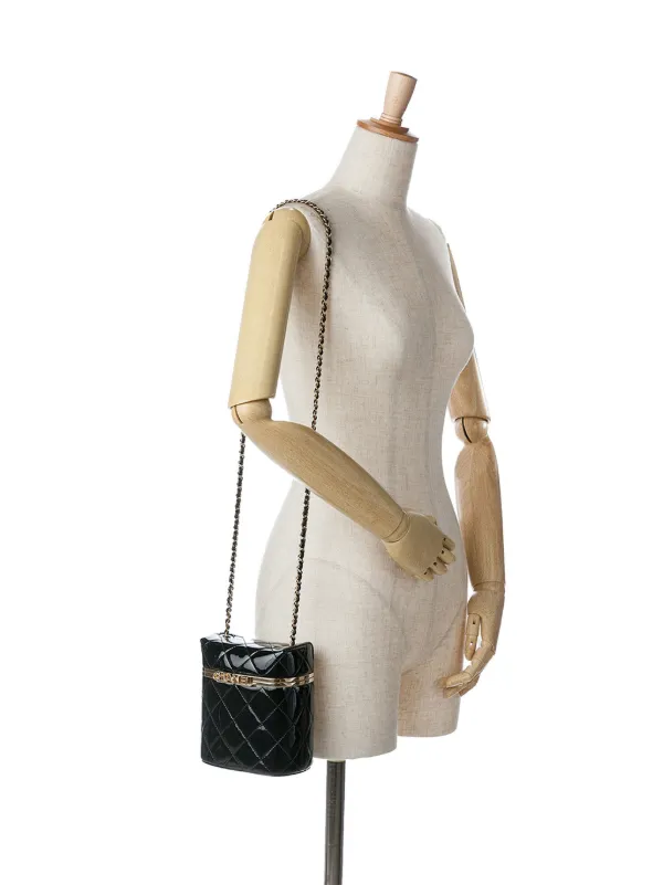 CHANEL ボディバッグ 黒 キルティング