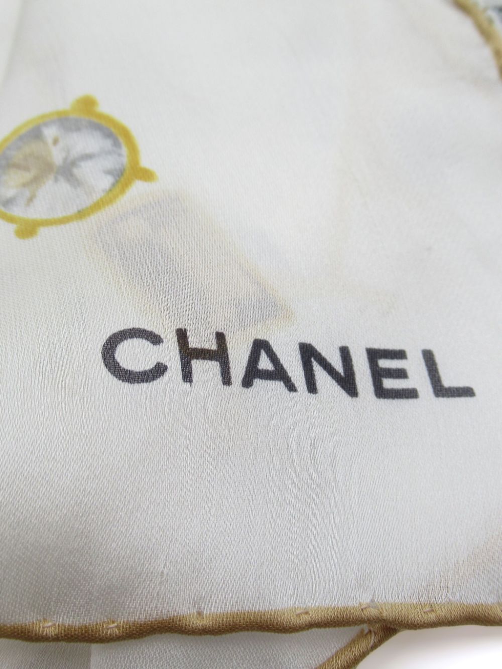 CHANEL Pre-Owned 1986-1988 Icons silk scarf - Wit