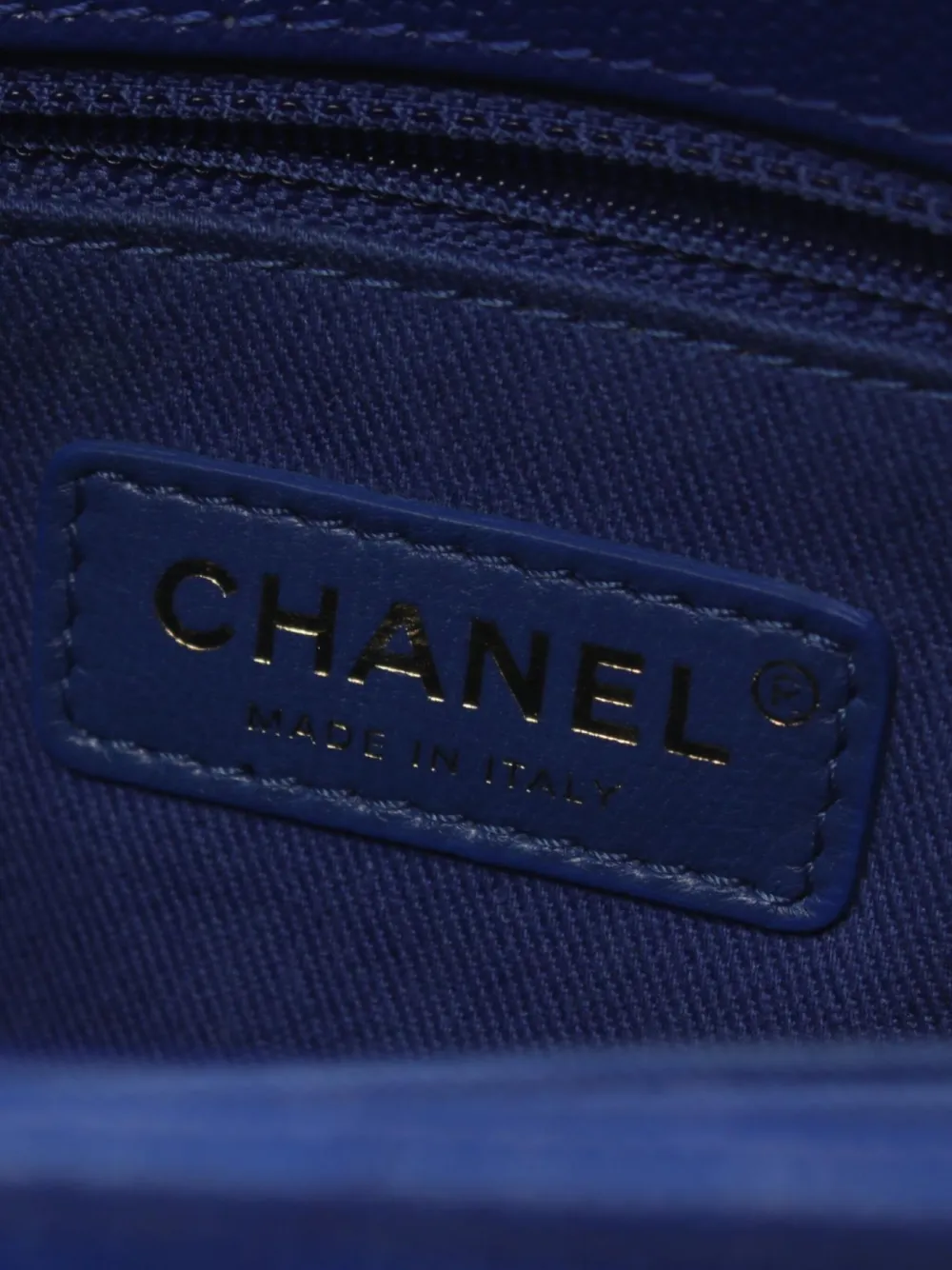 Pre-owned Chanel 2018 V-stitch Flap Handbag In ブルー