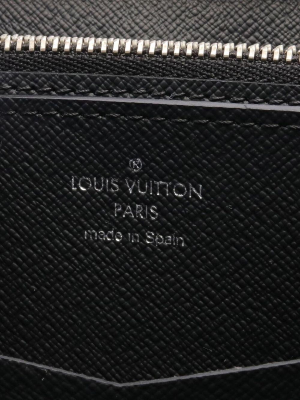 Pre-owned Louis Vuitton 2015 Zippy Xl Travel Wallet In 黑色