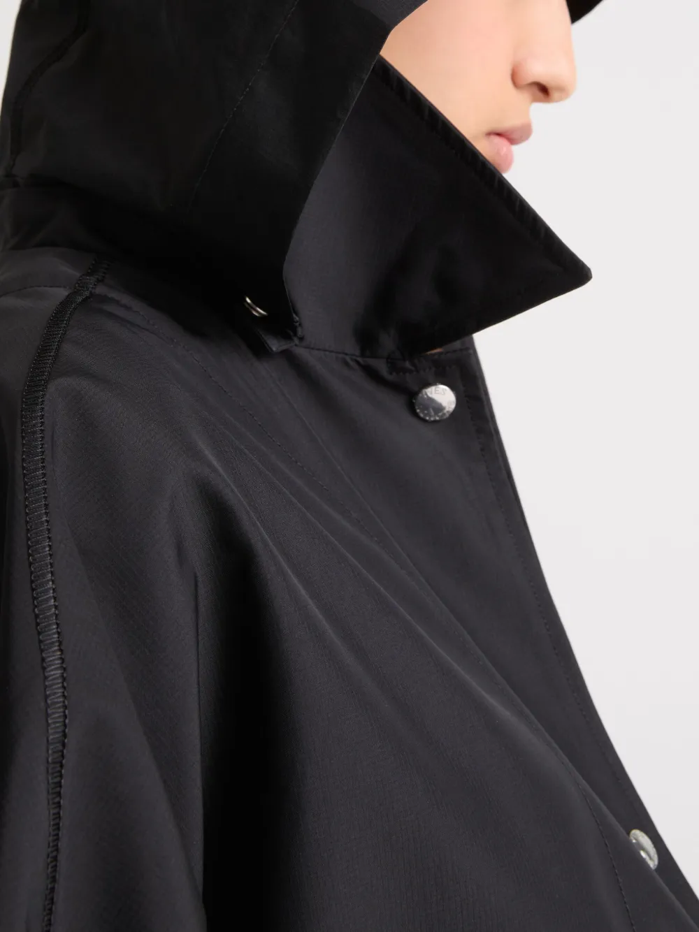 Yves Salomon Regenjas met capuchon Zwart