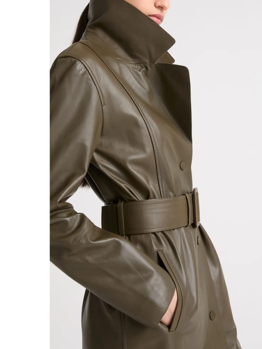 Yves Salomon Leather Trenchcoat In Green