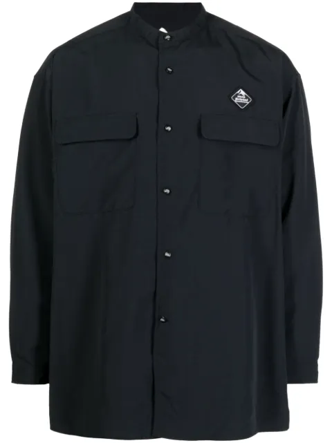 White Mountaineering camisa con parche del logo
