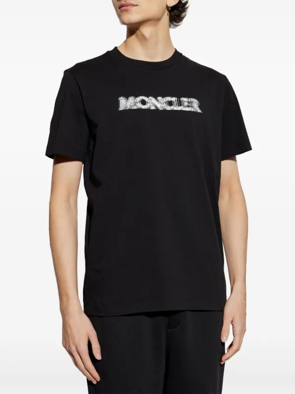 【関税込み】Moncler ブラック ロゴプリント Tシャツ Moncler ロゴ Tシャツ | ブラック | FARFETCH JP
