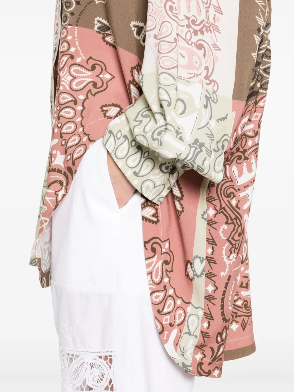 The Attico Blouse met paisley-print Bruin
