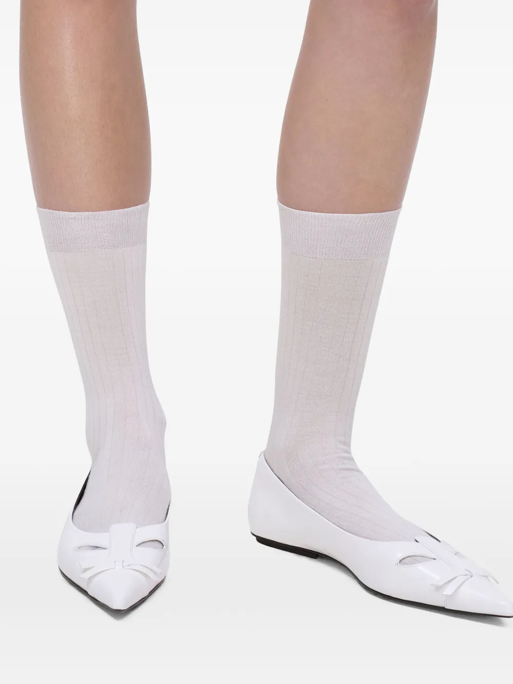 【関税込み】Marc Jacobs ホワイト 'The Kat' フラットシューズ Marc Jacobs The Leather Kat フラットシューズ | ホワイト