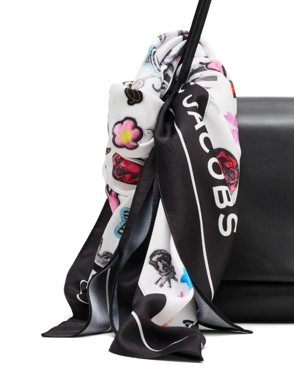 [MARC JACOBS] STICKER PRINT SCARF / 追跡可 Marc Jacobs Sticker-print Scarf | White | FARFETCH AO