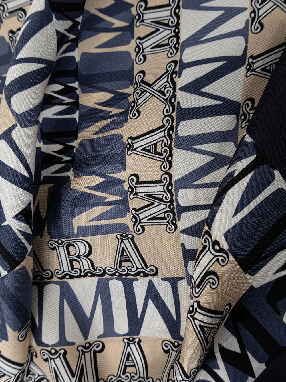 Max Mara Sjaal met logoprint - Blauw