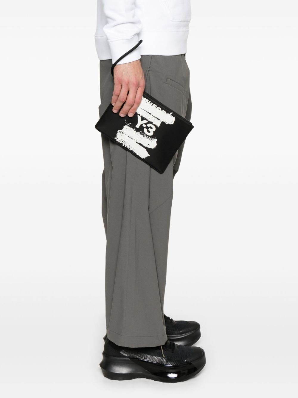 Y-3 logo-embellished clutch bag - Zwart