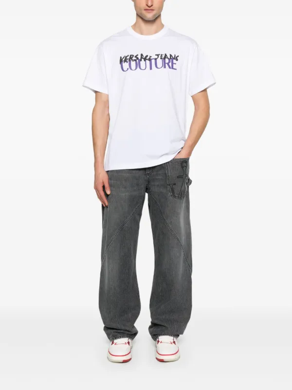 【関税込み】Versace Jeans Couture ホワイト ロゴ Tシャツ Versace Jeans Couture Logo T Shirt White | Mainline Menswear