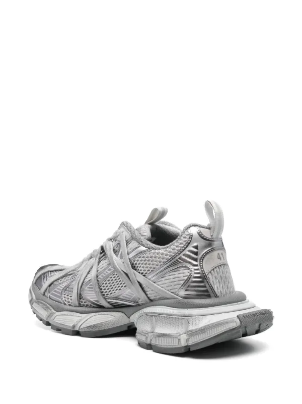 【BALENCIAGA】トラックスニーカー（ブラック/シルバー） Balenciaga トラック スニーカー | シルバートーン | FARFETCH JP