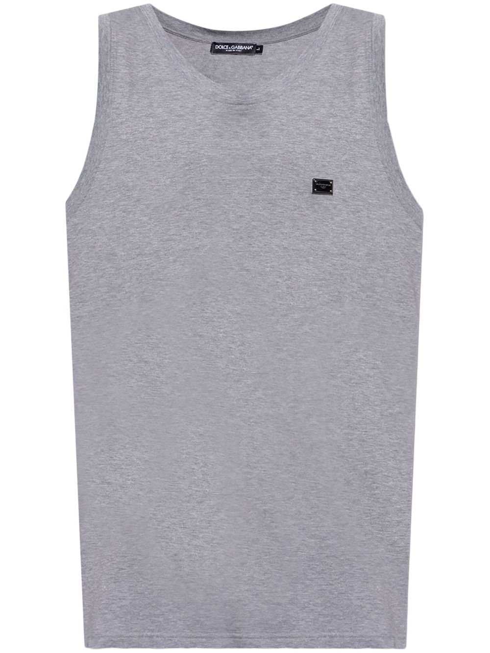 sleeveless t-shirt