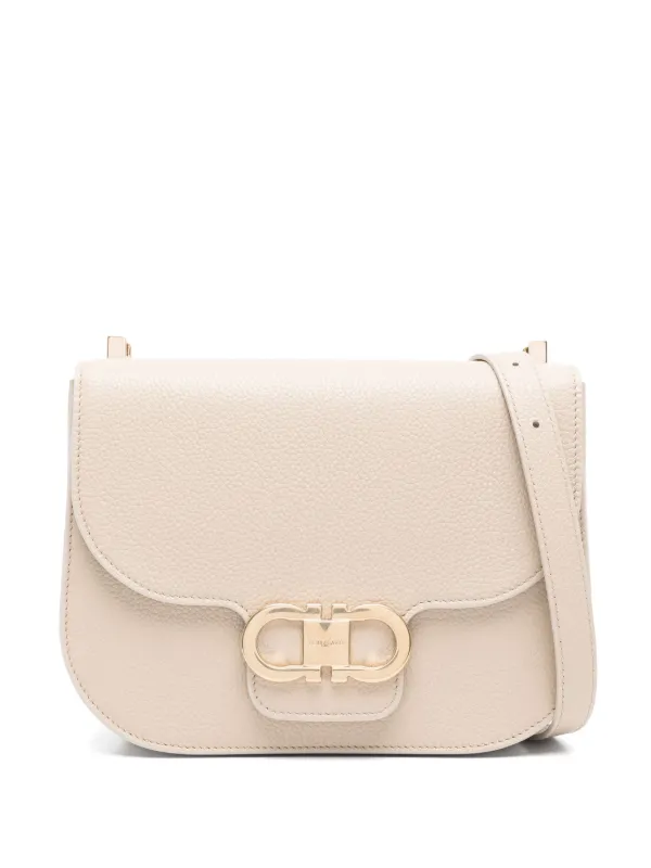 Salvatore Ferragamo　ダブルガンチーニ　ショルダーバッグ Ferragamo ダブルガンチーニ ショルダーバッグ | ブラック | FARFETCH JP
