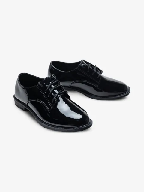 Moustache patent-finish Oxford shoes