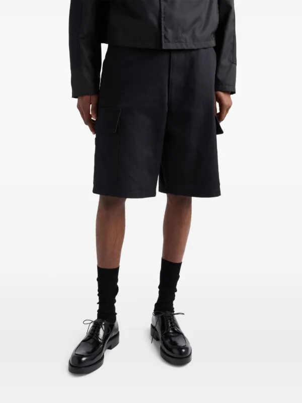 商品画像：Prada Re-Nylon ロゴ ショートパンツ 通販 - FARFETCH 2