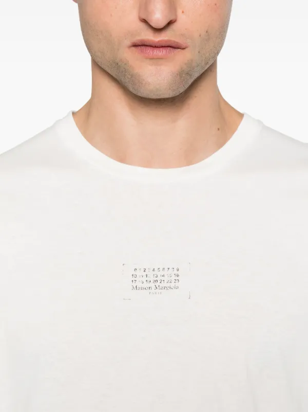 【関税込】Maison Margiela ナンバーモチーフＴシャツ Maison Margiela メゾン・マルジェラ ロゴ Tシャツ - FARFETCH