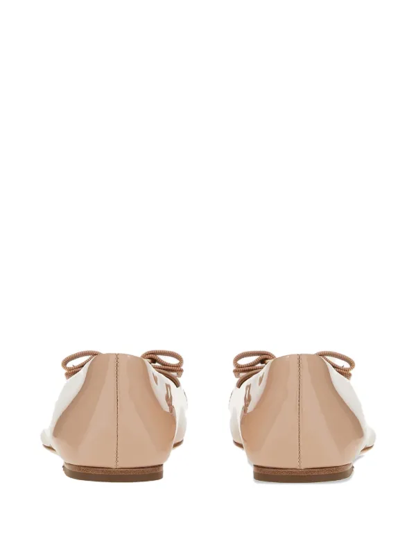Ferragamo Varina フラットシューズ | ニュートラル | FARFETCH JP