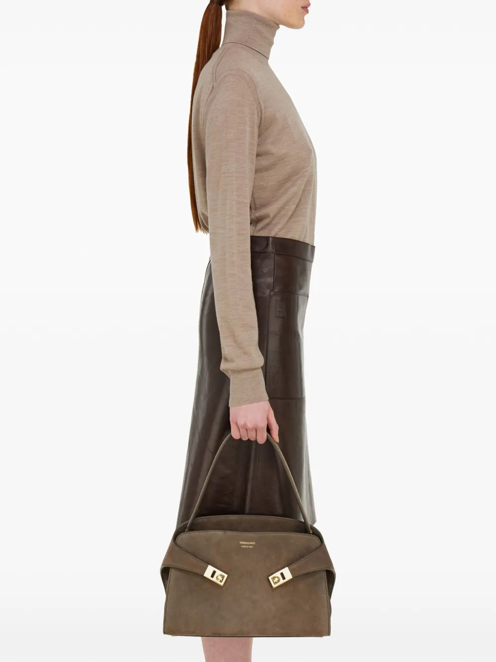Ferragamo medium Soft Hug shoulder bag | Image 2