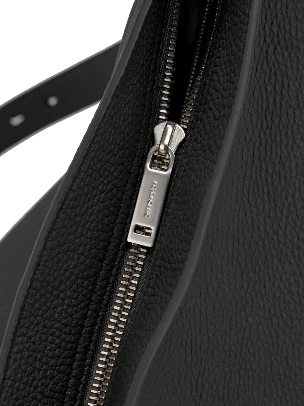 FERRAGAMO LEATHER SHOULDER BAG