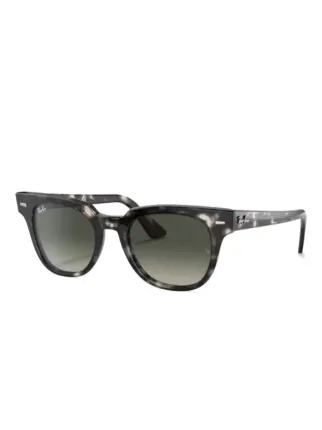 Ray-Ban
