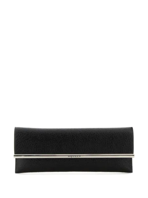 Alexander McQueen شنطة كلاتش كروس 'B-لونغ'