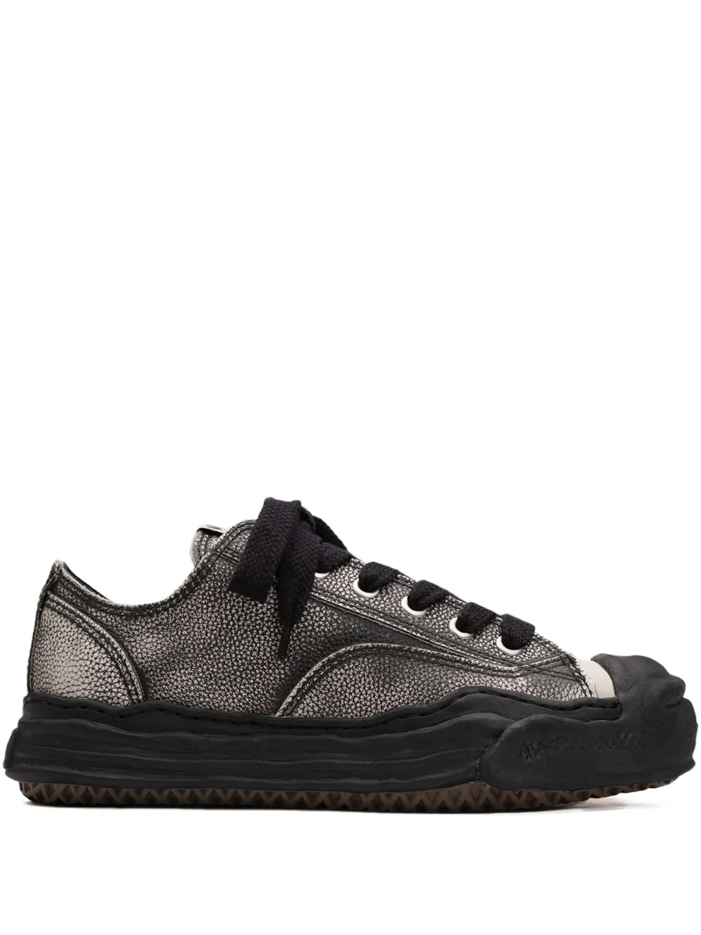 Maison MIHARA YASUHIRO Low-top sneakers van geborsteld leer Zwart
