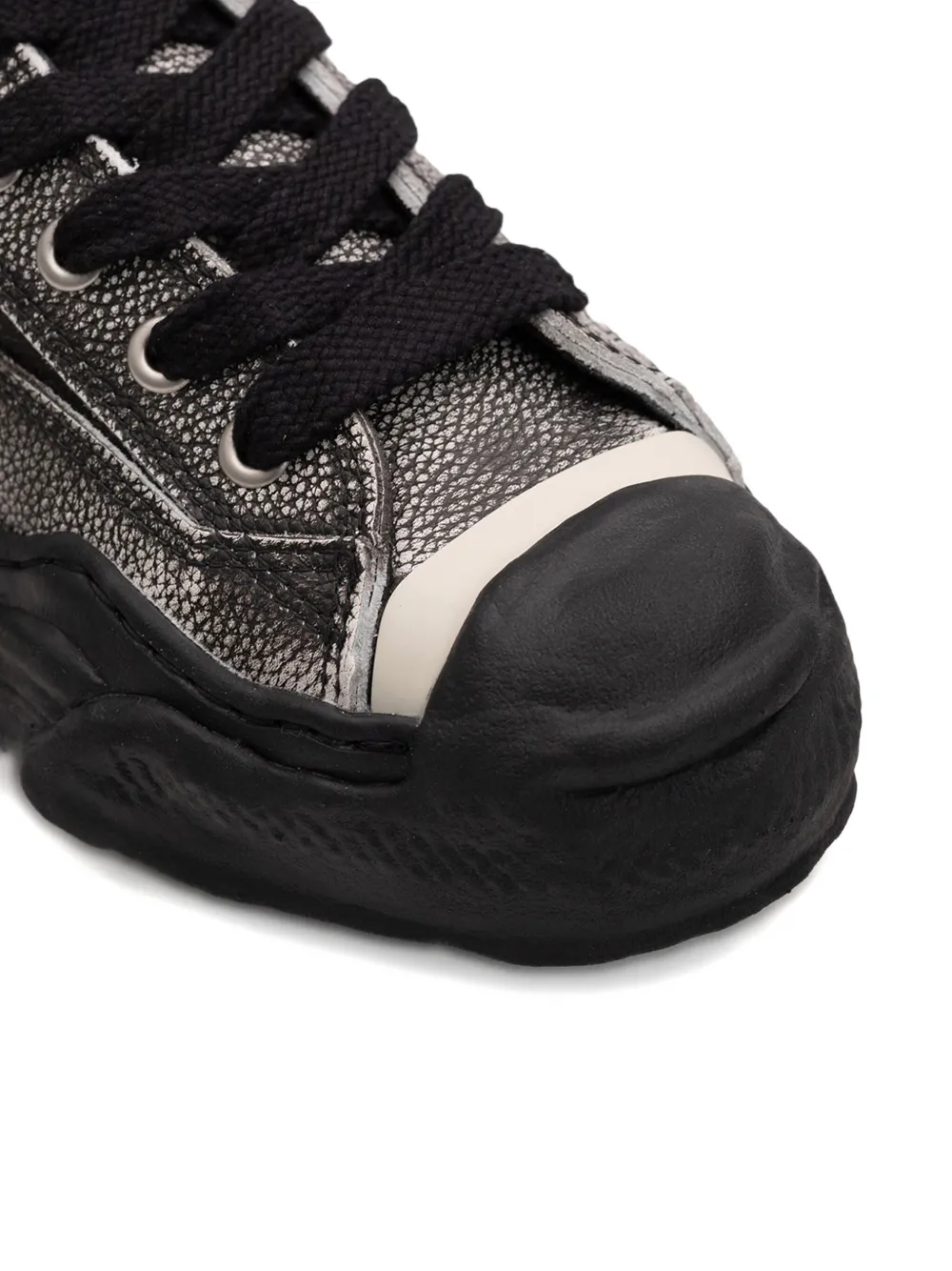 Maison MIHARA YASUHIRO Low-top sneakers van geborsteld leer Zwart