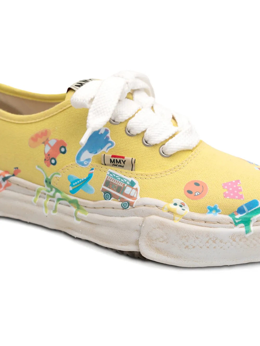 Maison MIHARA YASUHIRO Baker low-top sneakers met print Geel