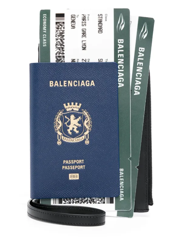 Balenciaga PASSPORT ケース - Black | FWRD