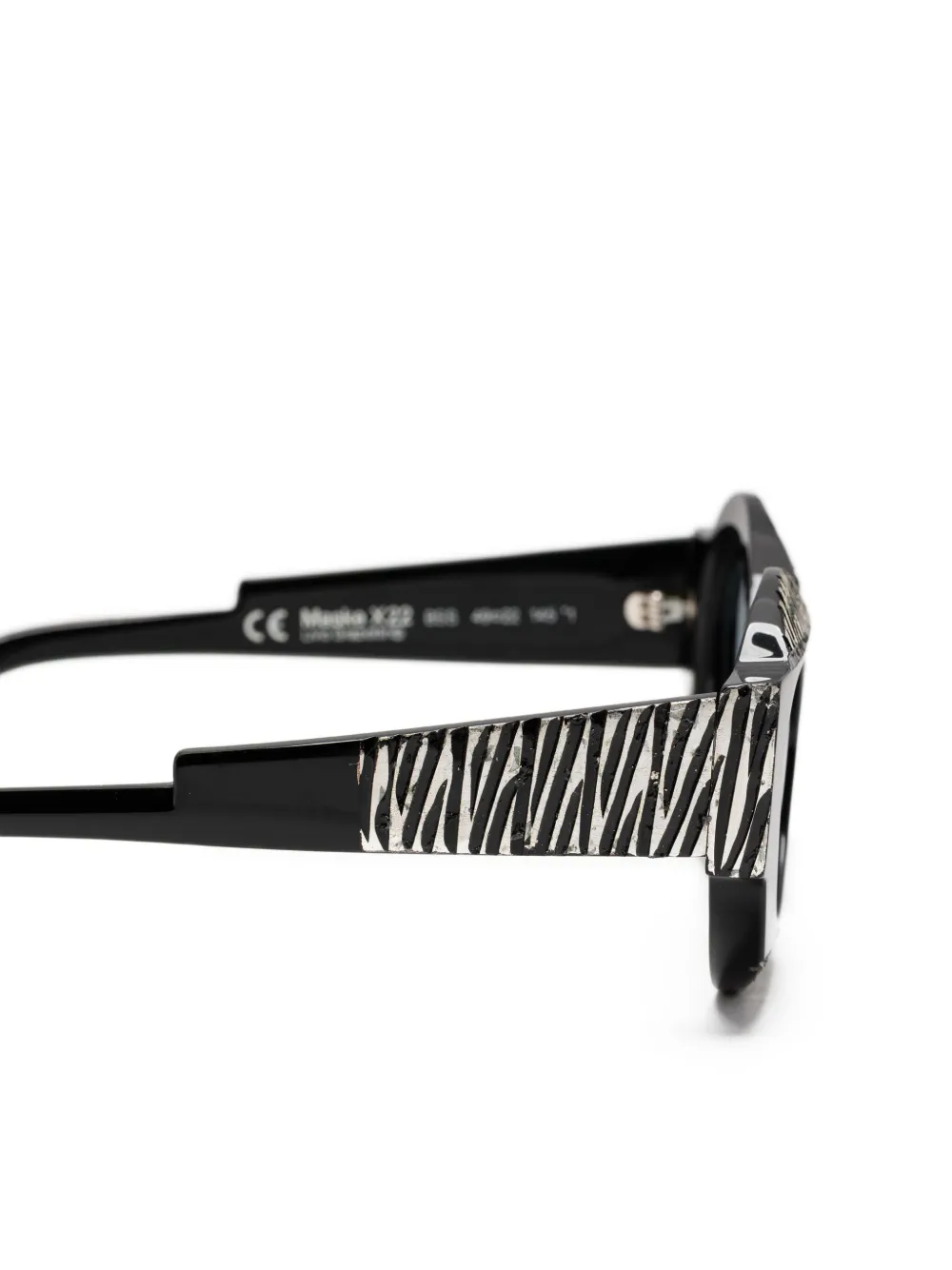 Kuboraum Cybersonic Leaf zonnebril Zwart