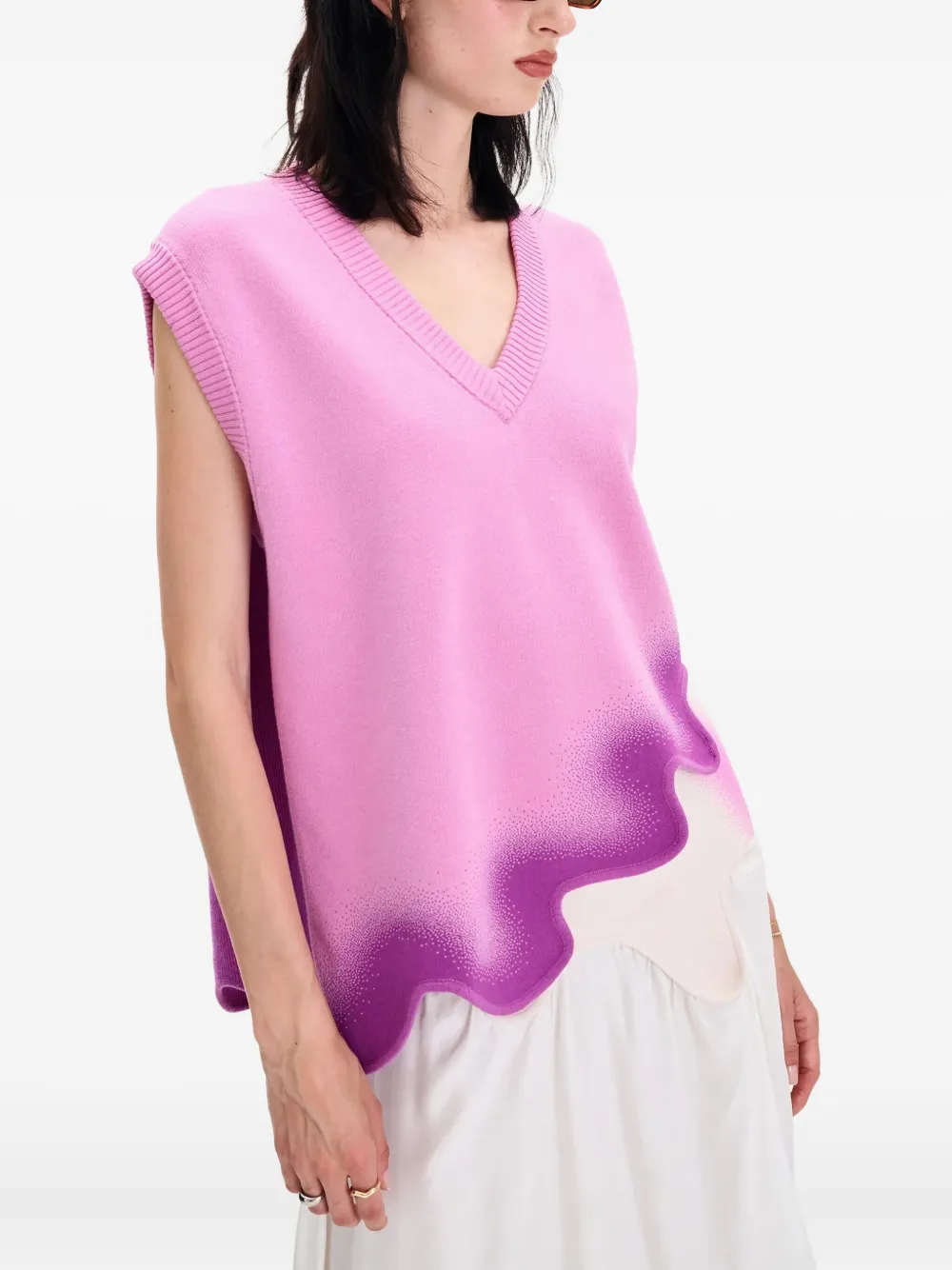 Ph5 V-neck Wavy-hem Vest In Pink