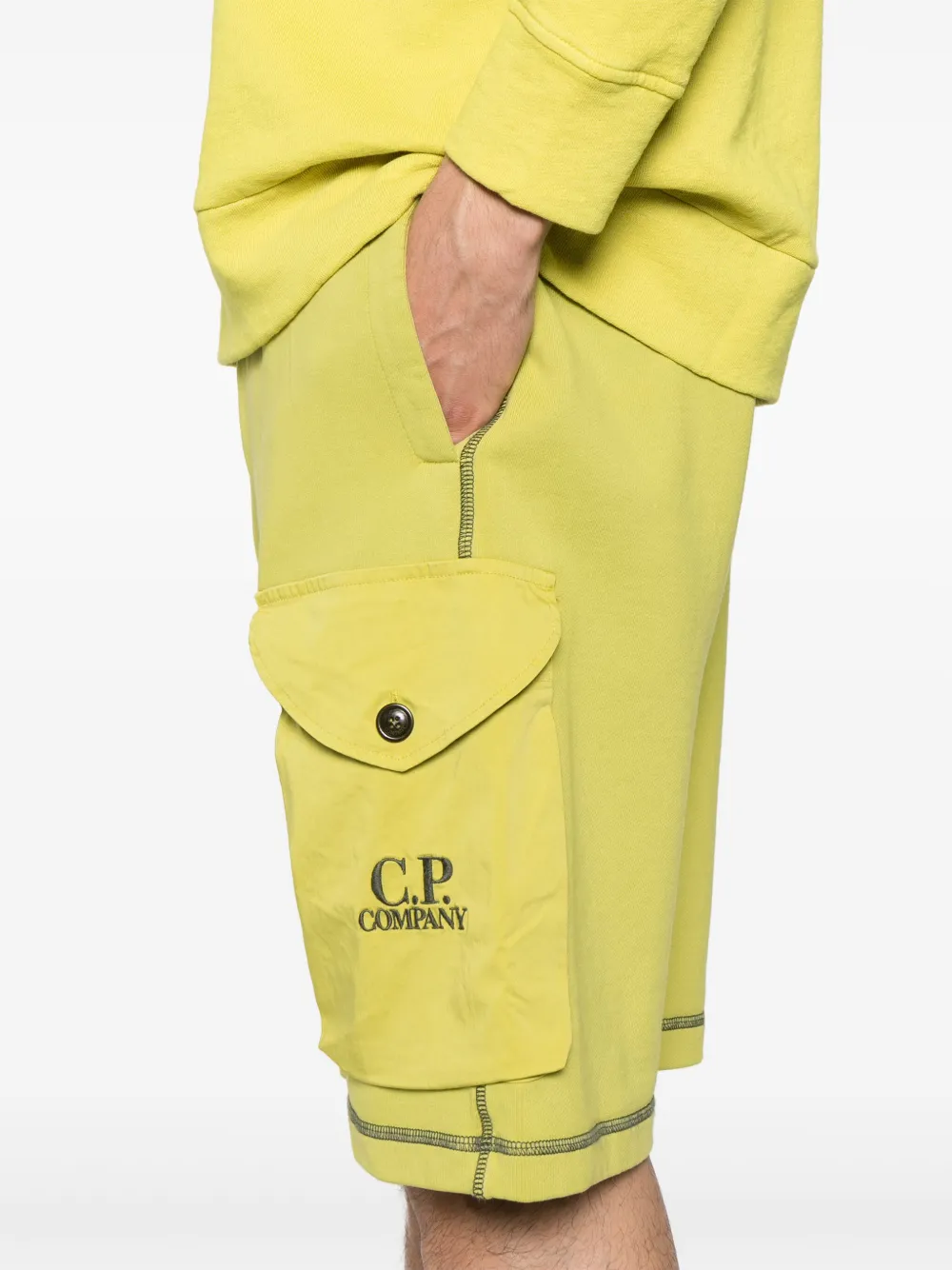 C.P. Company Diagonal Fleece cargo shorts Groen