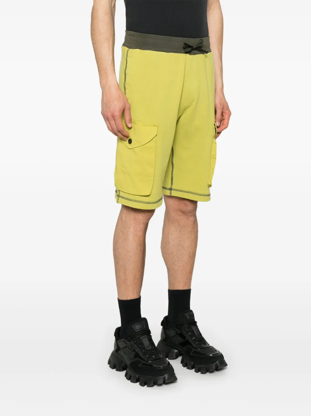 C.P. Company Diagonal Fleece cargo shorts Groen