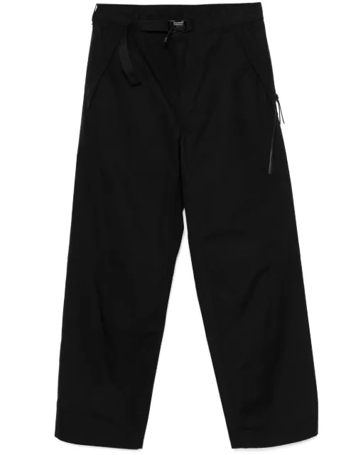 C.P. Company pantalones cargo con parche del logo
