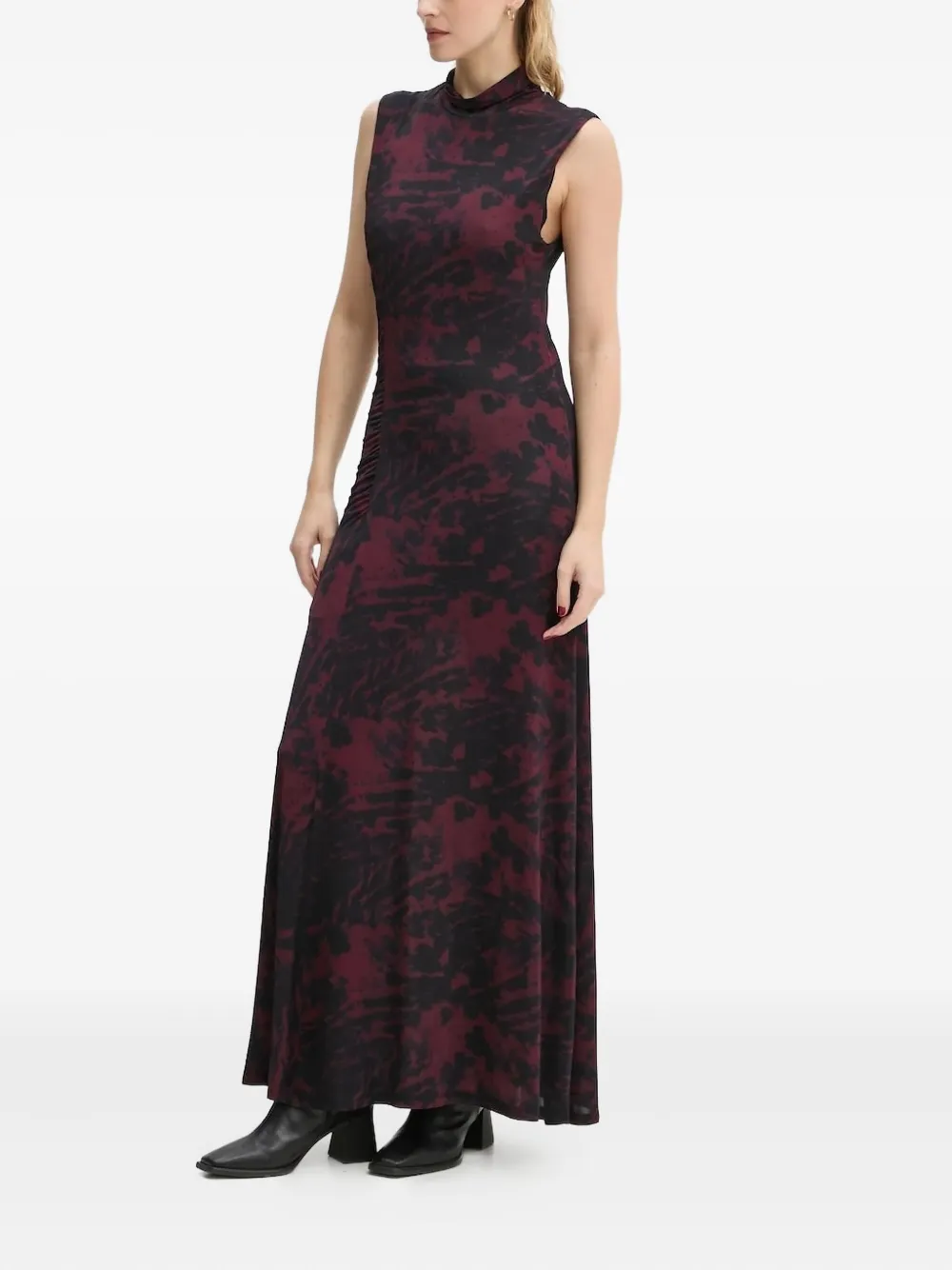 Gestuz Jurk met hoge hals en print Rood