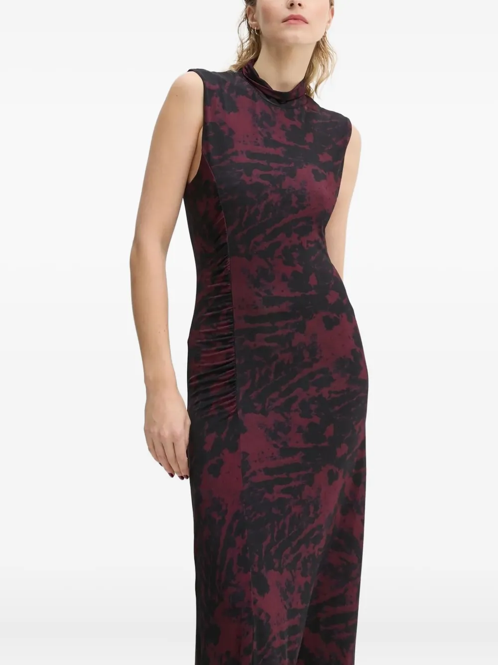 Gestuz Jurk met hoge hals en print Rood