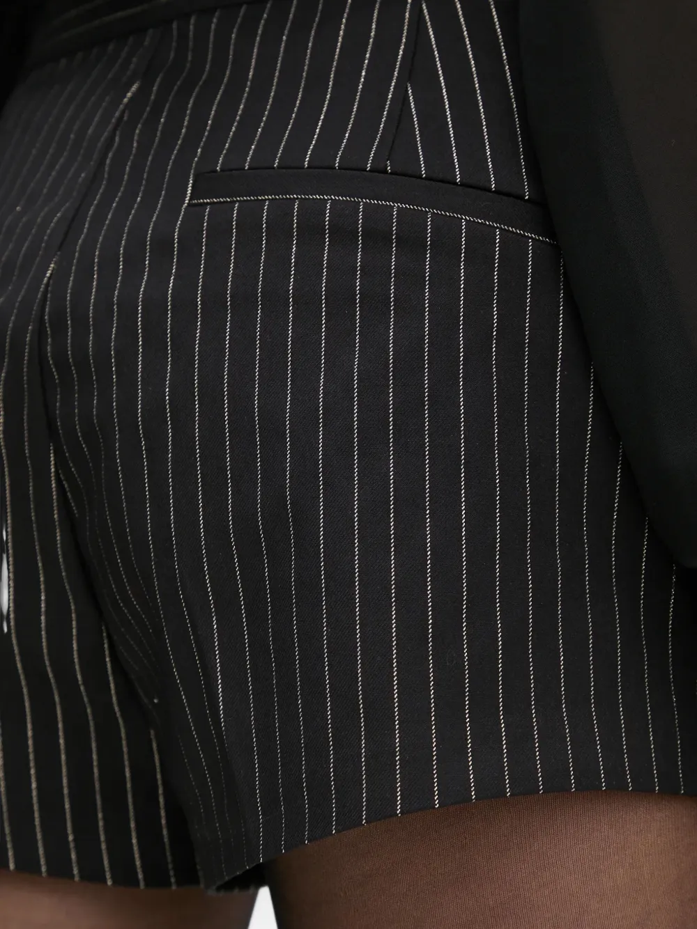 Gestuz Caylina shorts met krijtstreep Zwart