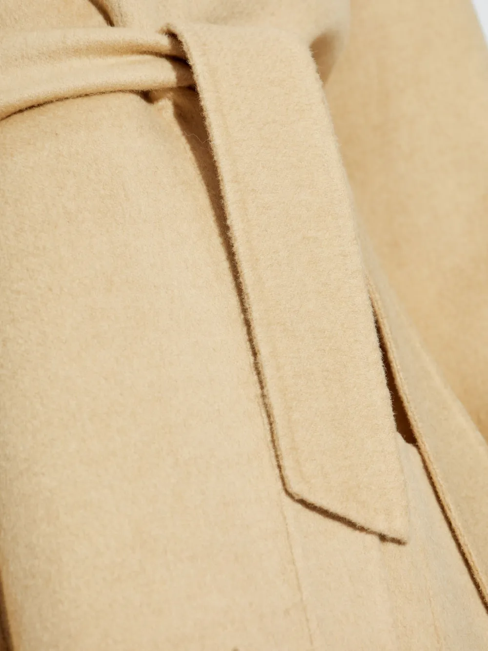 Max Mara Jas met ceintuur Beige