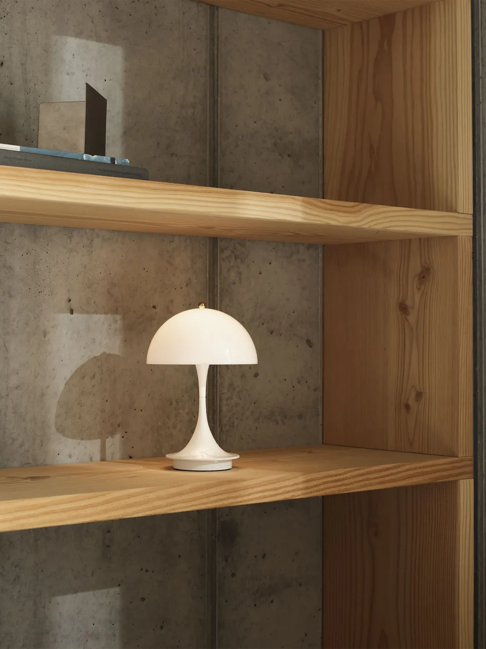 Louis Poulsen Panthella 160 V3 Portable Led Lamp