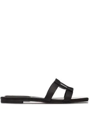 Manolo Blahnik Trinamu ビジュートリム サテンフラットサンダル